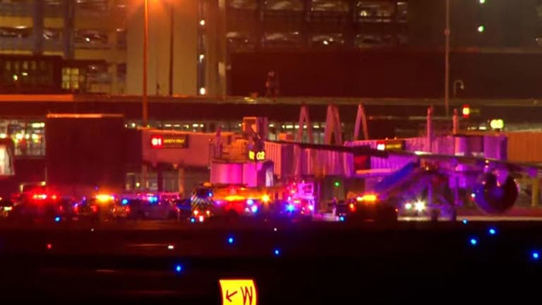 Hospitalizan a 25 pasajeros de un vuelo de Delta