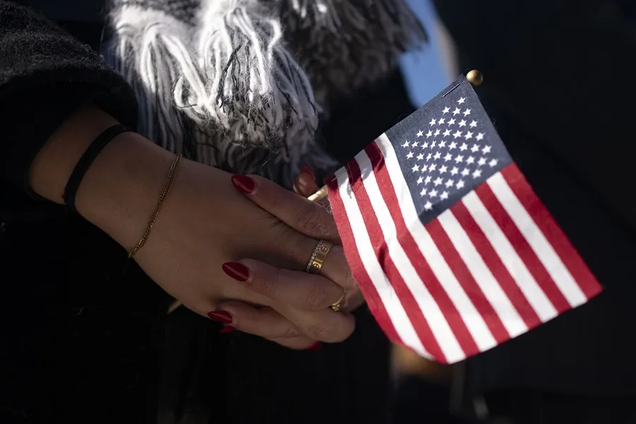 USCIS advierte: este descuido puede retrasar tus trámites