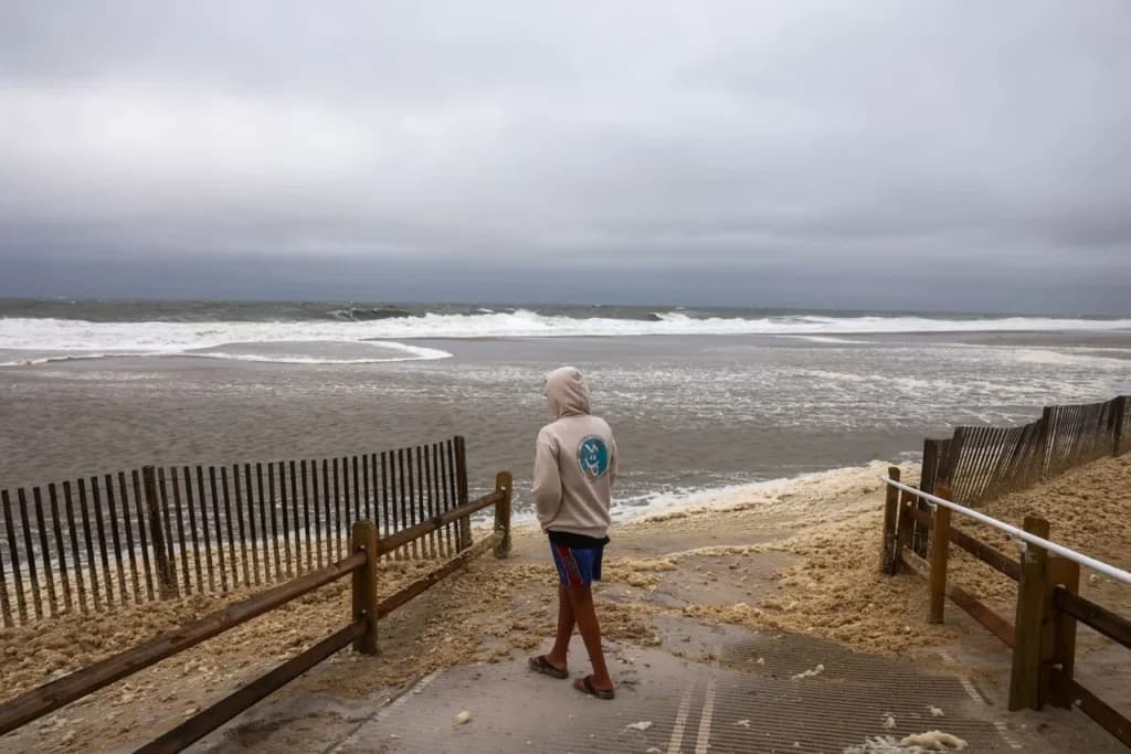 Huracán Erin toca EE.UU.: Nueva Jersey entra en emergencia