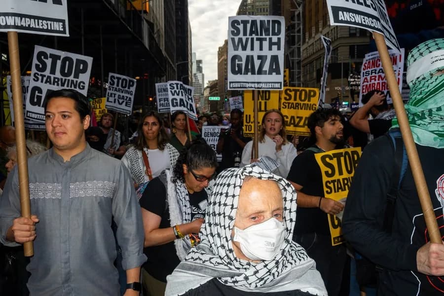 “Arrest Netanyahu”: Protestantes toman Nueva York durante la ONU