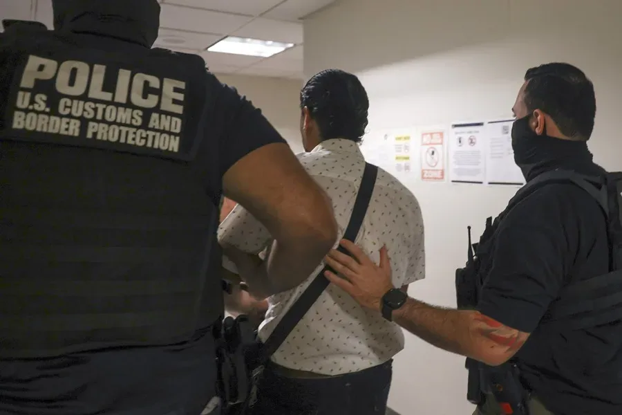 EE. UU. asegura que 1,6 millones se han autodeportado: ¿Es cierto?