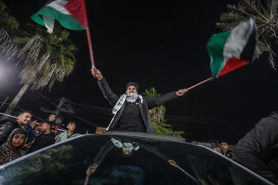 Gaza celebra entre el miedo
