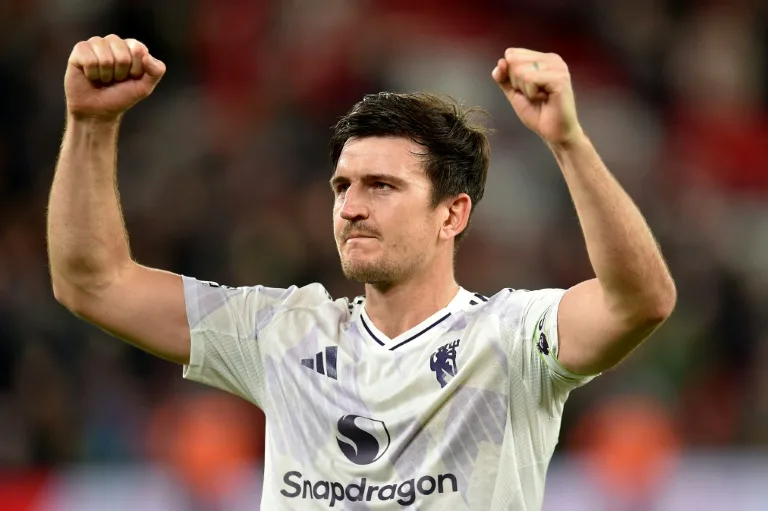 El Manchester United derrota al Liverpool en un emocionante enfrentamiento en Anfield Más en Tribuna.com: https://tribuna.com/es/news/2025-10-19-el-manchester-united-derrota-al-liverpool-en-un-emocionante-enfrentamiento-en-anfield/?utm_source=copy