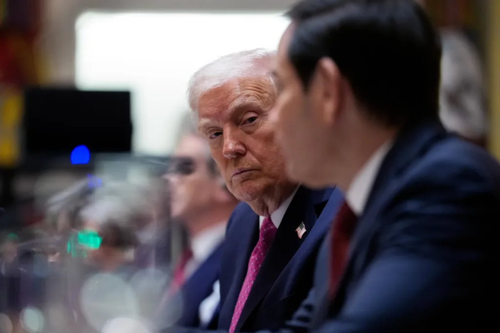 Imagen de archivo del presidente de Estados Unidos, Donald Trump. EFE/EPA/AARON SCHWARTZ / POOL