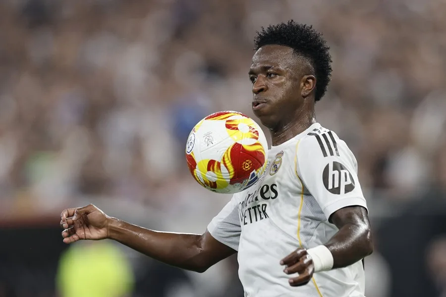 Mbappé respalda a Vinícius: “Si pitan, que nos piten a todos”