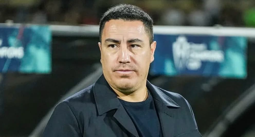 Efraín Juárez celebra el triunfo de Pumas sobre Tigres