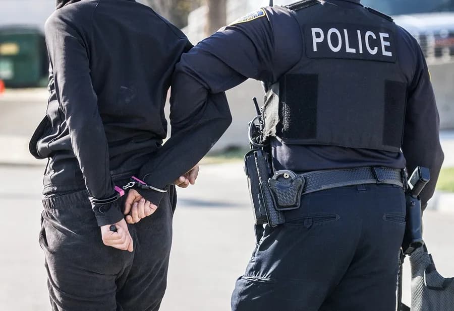 Anulan política de detención sin fianza
