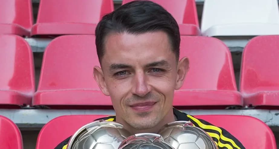 Álvaro Fidalgo se despide de sus compañeros y deja al América
