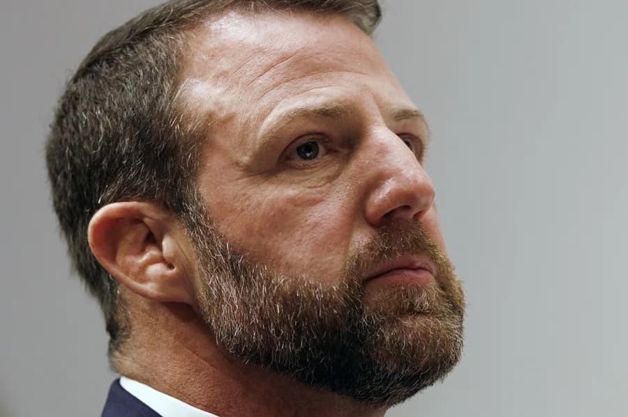 ¿Por qué critican la llegada de Markwayne Mullin al DHS?