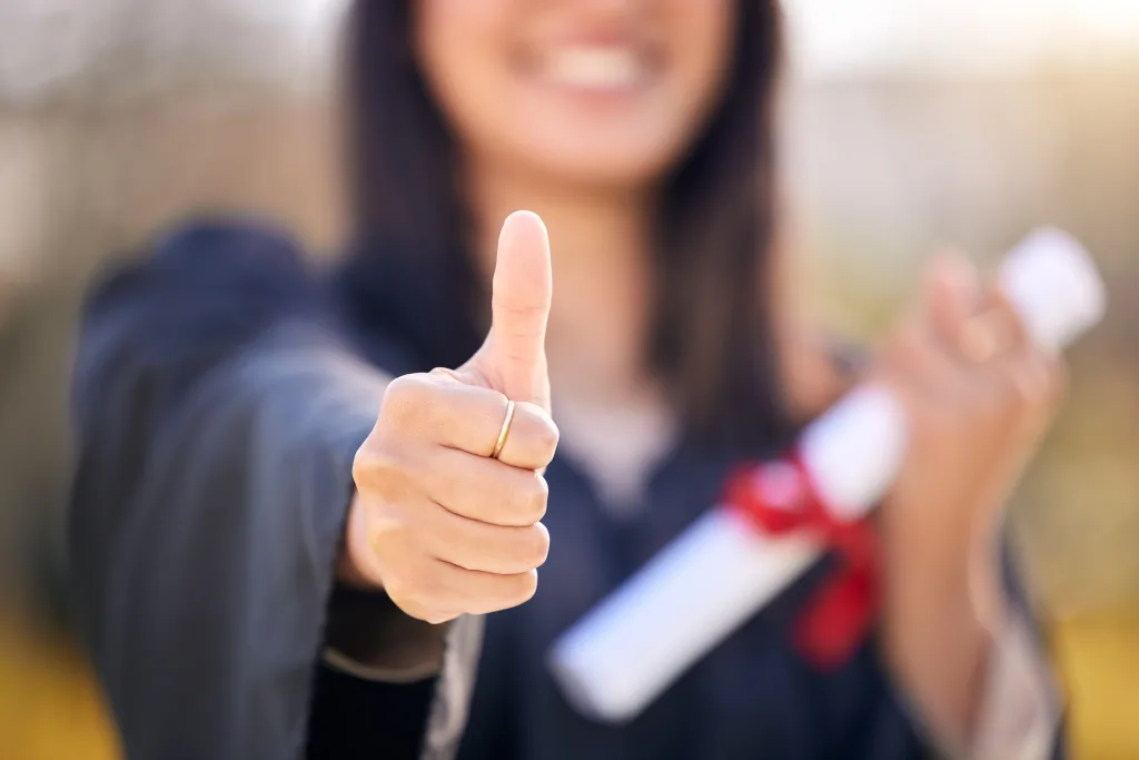 4 becas para latinos cierran inscripciones este mes