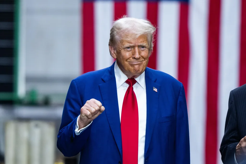 Trump clasifica a redes de izquierda
