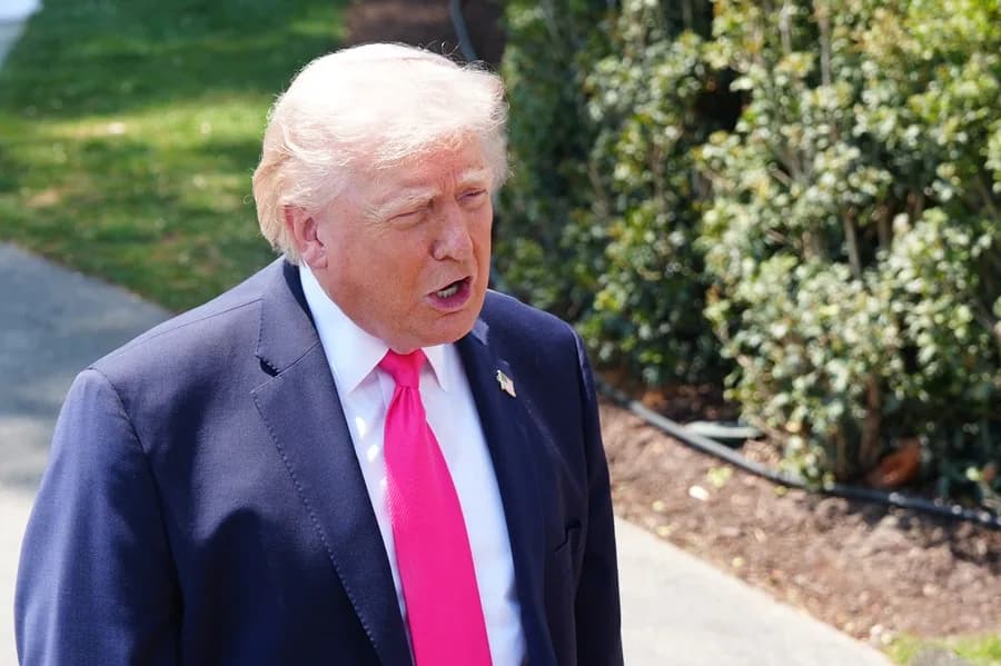 Trump presume economía