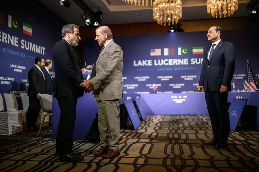 EE.UU. e Irán pactan hoja de ruta para