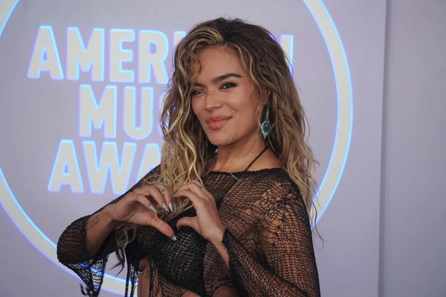 Fundación de Karol G anuncia apoyo a niños de Venezuela