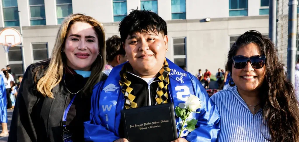 Arrestan a graduado en cita de inmigración en Los Ángeles