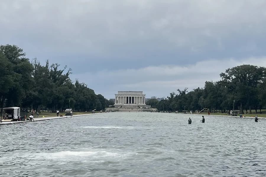 Trump y su obsesión con el Estanque Reflectante de DC
