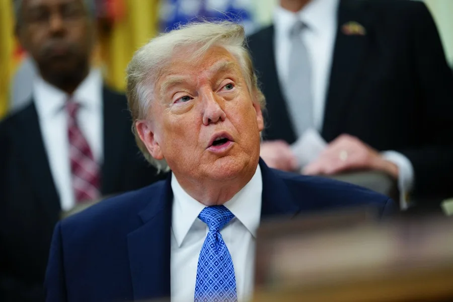 Trump defiende su fortuna