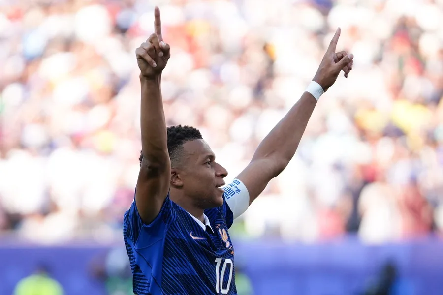 Mbappé responde ataque racista de senadora de Paraguay: "Es despreciable"