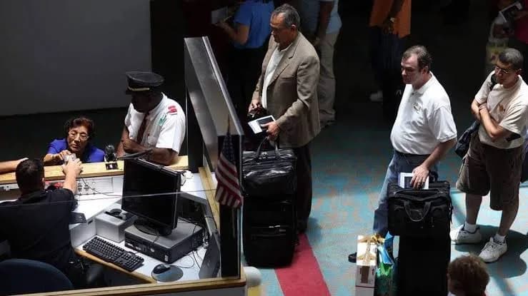 Viajas con Advance Parole