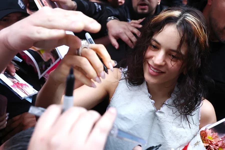 Rosalía se disculpa en Argentina en un emotivo concierto