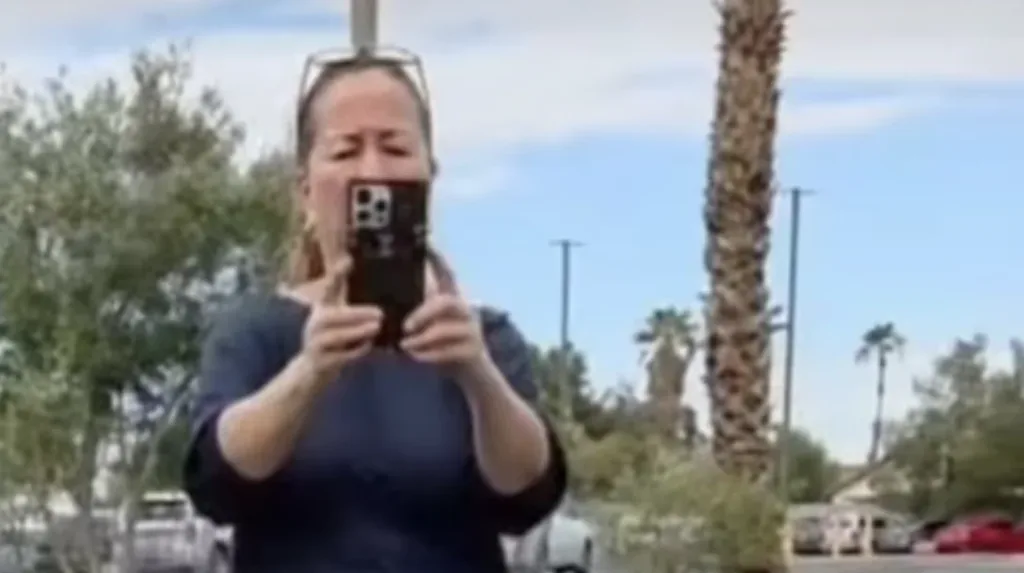Las Vegas: Mujer amenaza a vendedor ambulante con llamar a ICE