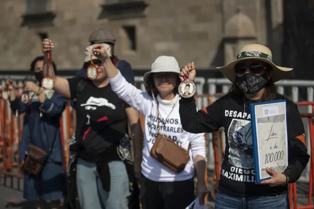 Familia se autodeportó a México