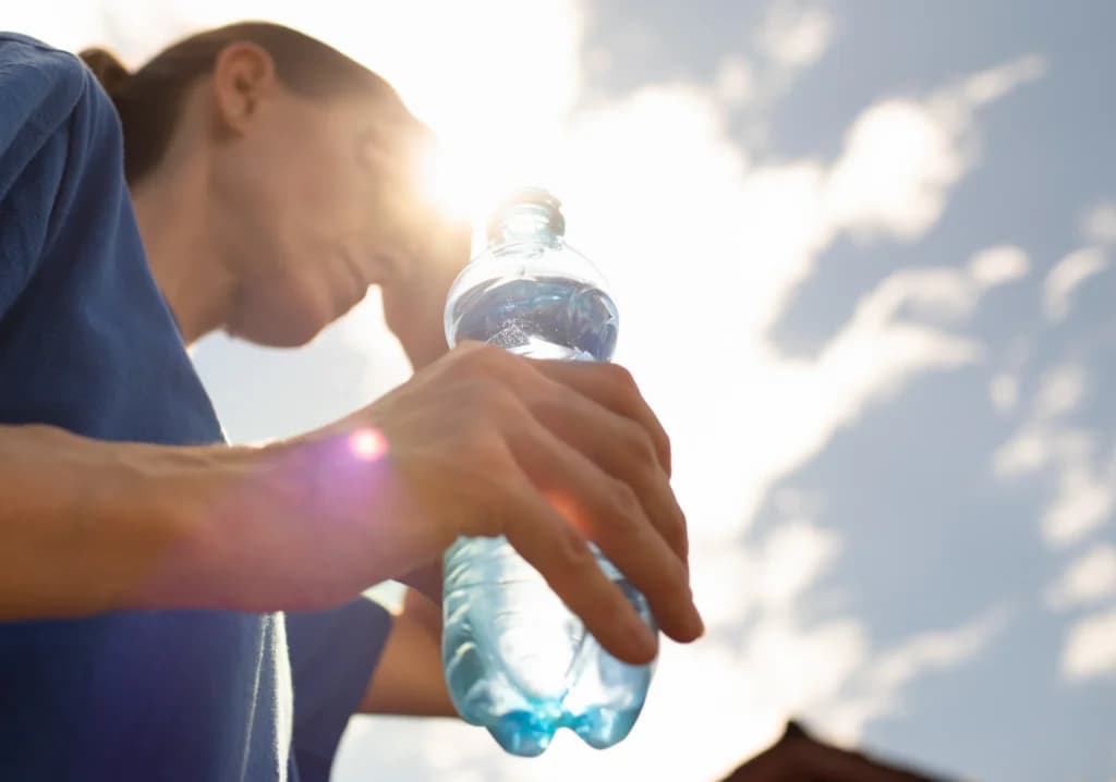Sol y calor extremo: 14 estados bajo advertencia por radiación