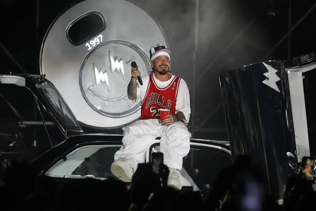 J Balvin sorprende con ‘Mixteip’: diez canciones de reguetón clásico