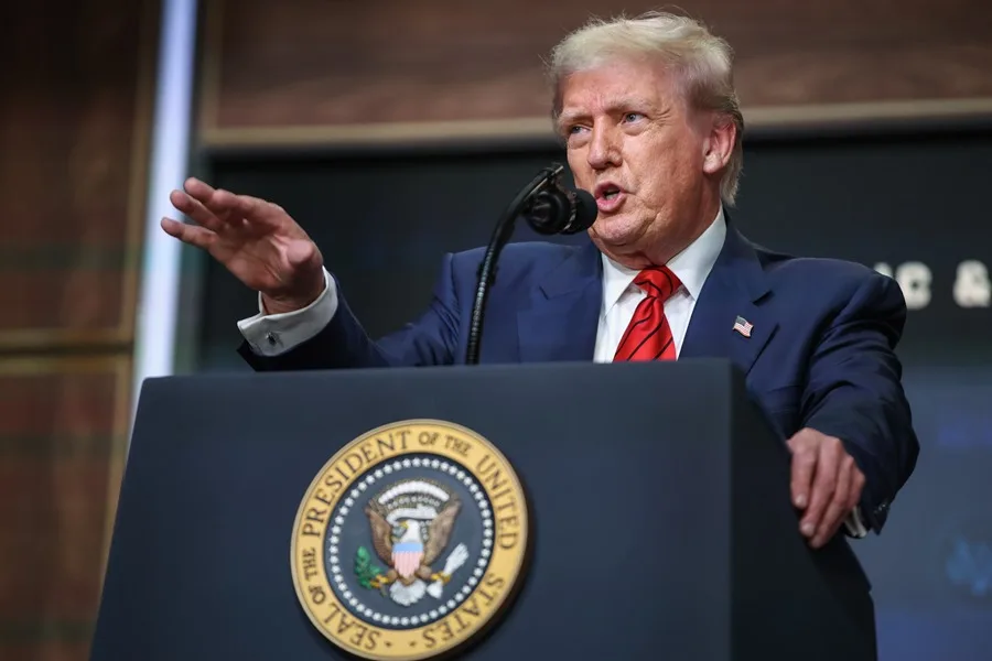 Atacan a empleado de DOGE: Trump amenaza con controlar Washington