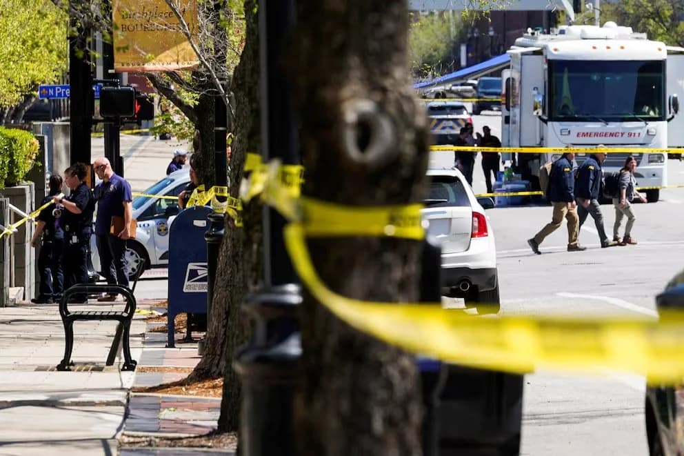 Matan a mujer frente a autobús escolar en Louisville