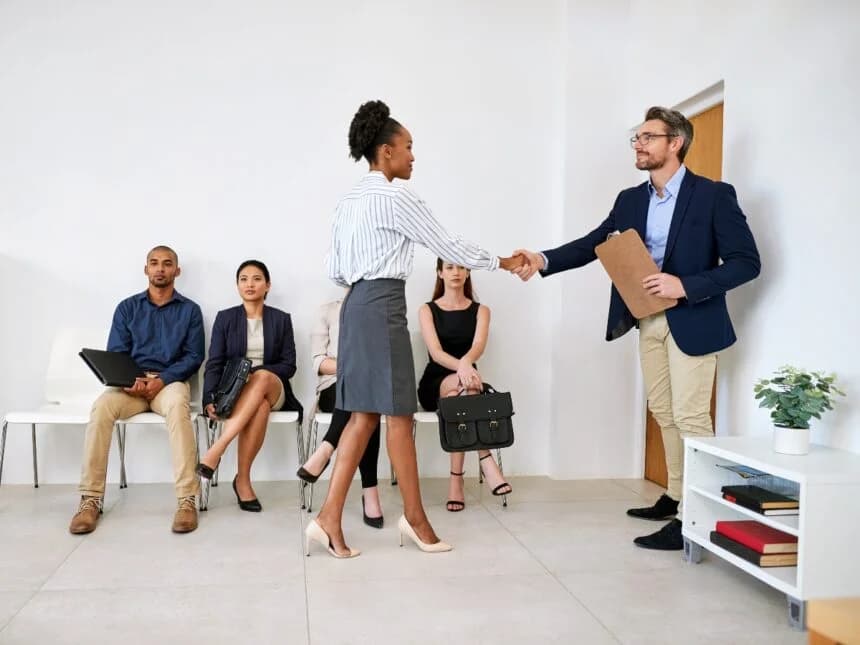 Empleo en DC: ¿dónde y cómo postularse si eres hispano en 2025?