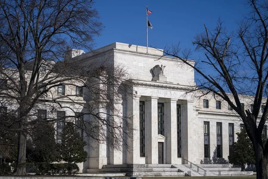 La Fed recorta tasas de interés: ¿Qué implica?