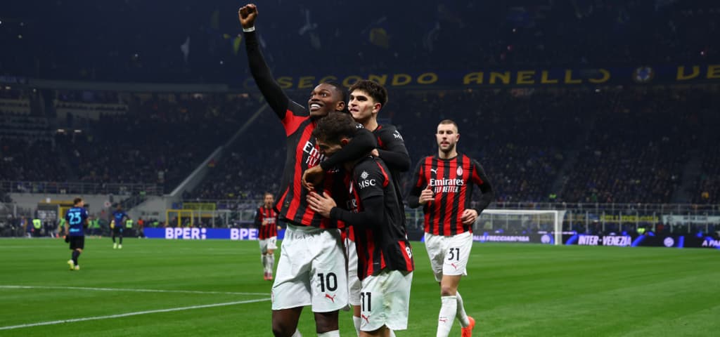 Milan vence al Inter y se adueña del segundo lugar en la Serie A