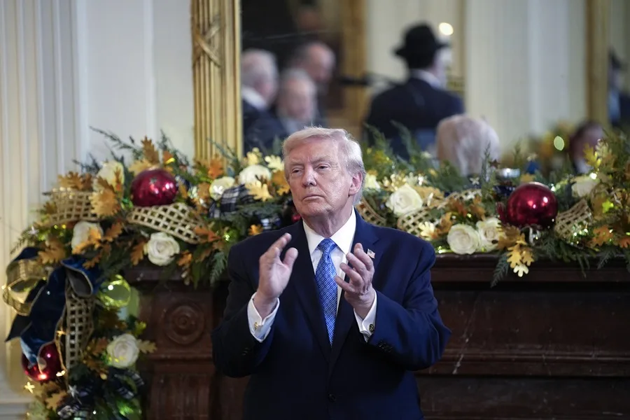 Polémica: la Casa Blanca lanza villancicos contra migrantes