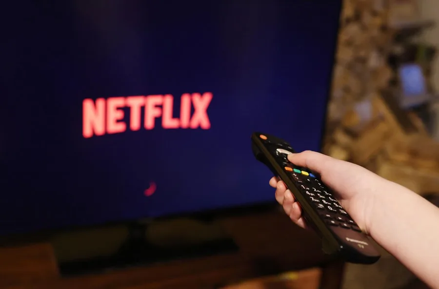 ¿Netflix compra Warner y HBO? Así impactaría la industria