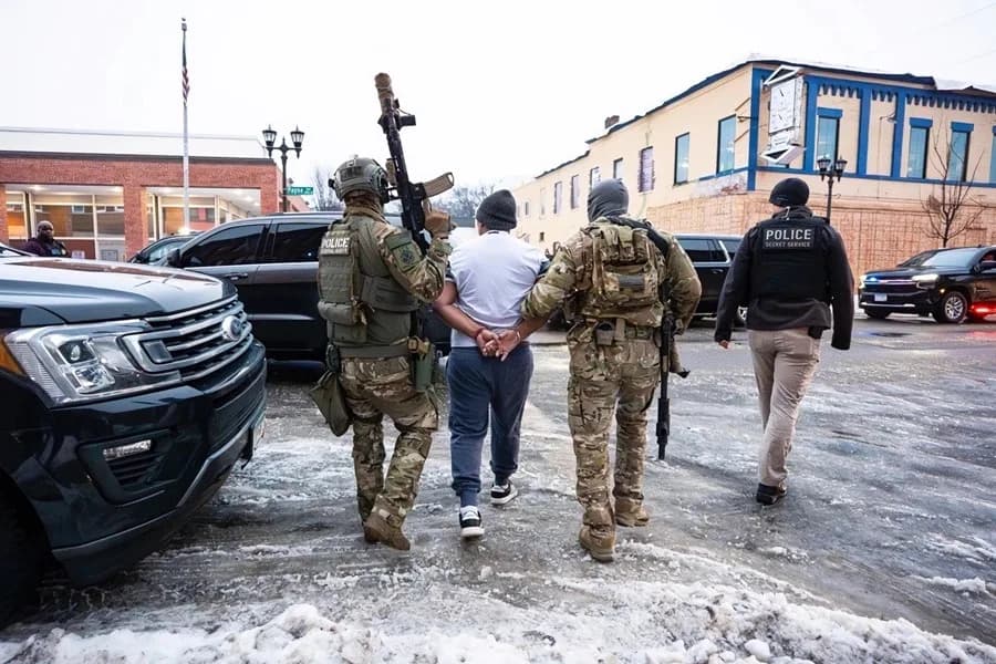 Trump presume la deportación de 650.000 migrantes