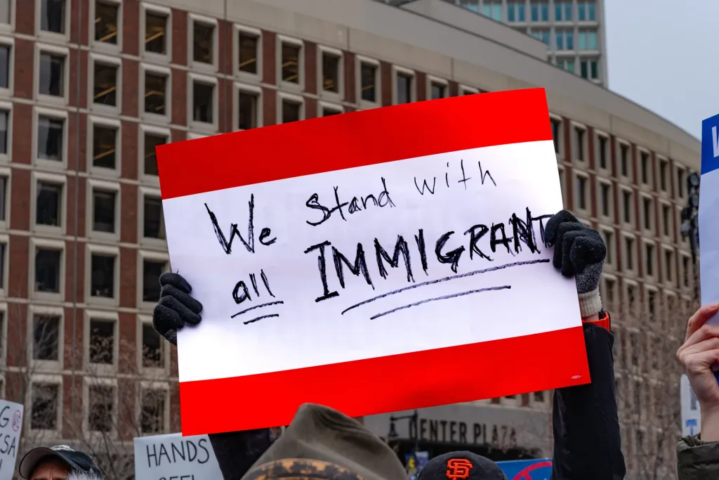 ¿Pueden votar los inmigrantes? La realidad frente al discurso de Trump