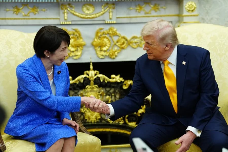 Trump bromea sobre Pearl Harbor al hablar de Irán