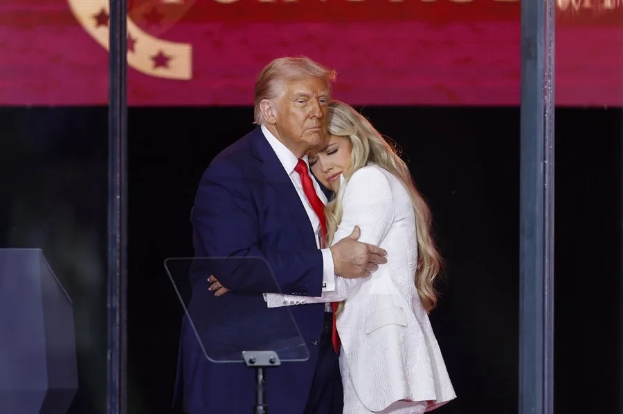 Trump nombra a Erika Kirk en Academia de Fuerza Aérea
