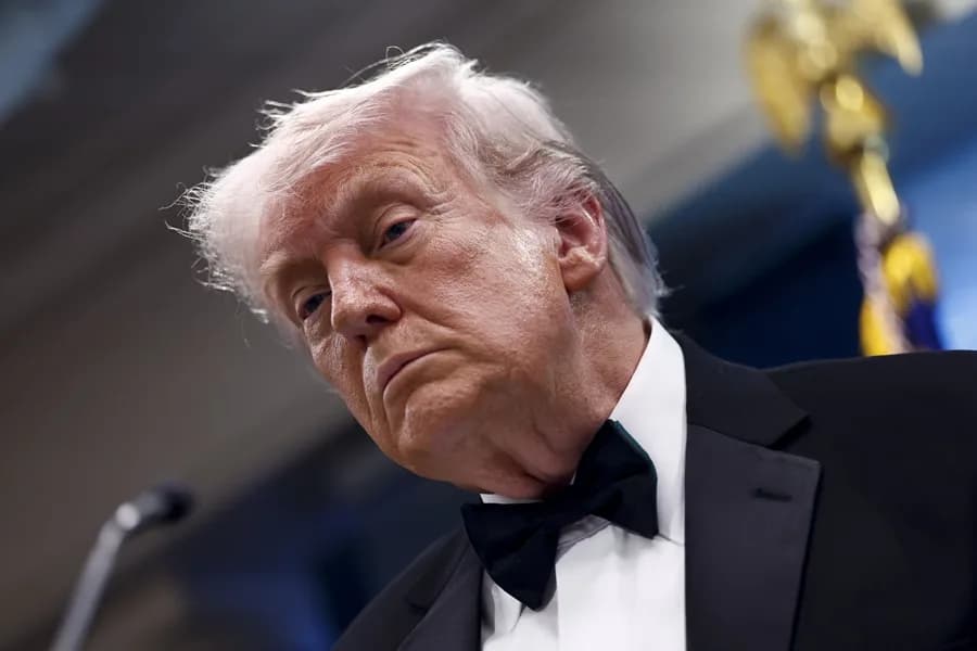 Le preguntan a Trump qué es una mujer, esto dijo el mandatario