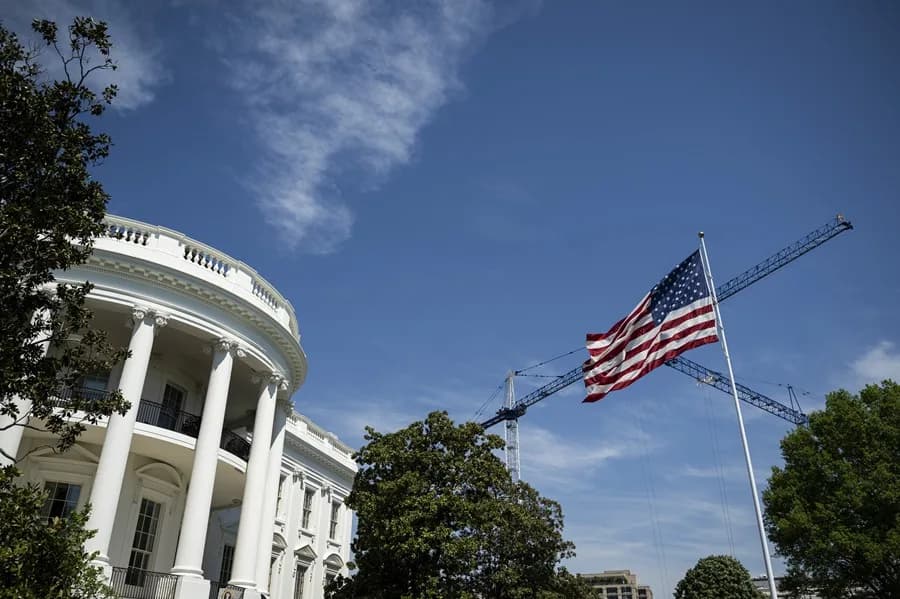 Casa Blanca lanza 'Aliens'