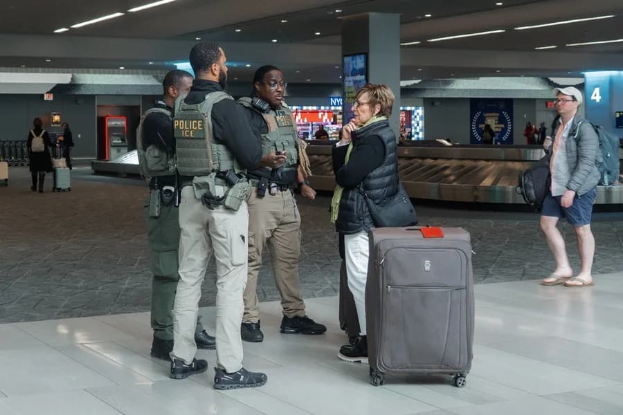 Trump planea bloquear vuelos extranjeros en ciudades santuario