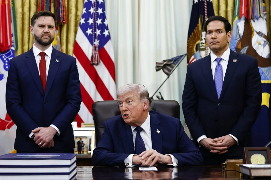 Trump y Vance firman acuerdo digital que pone fin a la guerra