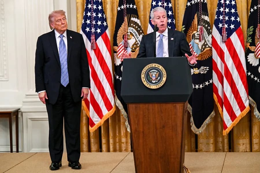 Trump afirma que su secretario