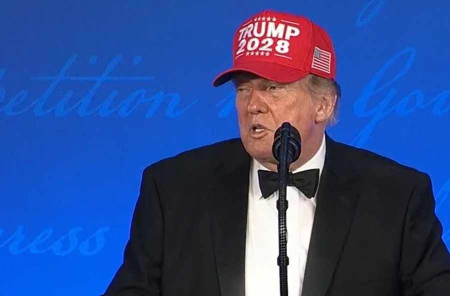 Trump bromea con volver a las elecciones 2028 y enciende especulaciones