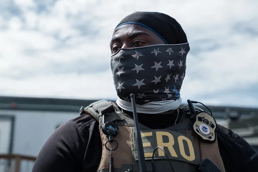 Arrestos de ICE alcanzan casi 50,000 en julio, el nivel más alto con Trump