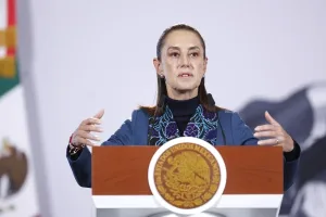 Sheinbaum advierte a empresas de EE. UU. que multan a migrantes en México