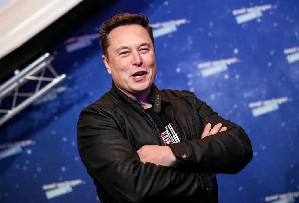 Elon Musk amenaza