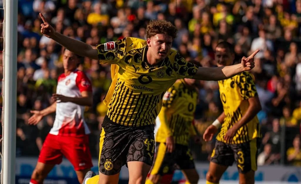 Aplastante goleada de Dortmund ante Siegen en amistoso