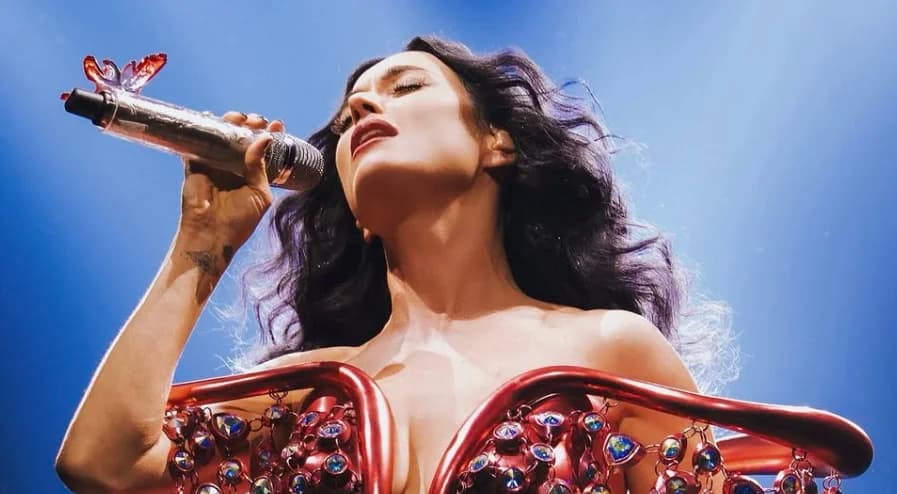 Katy Perry rompe en llanto en concierto: ¿Fue por Orlando Bloom?